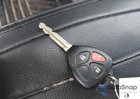 2007 Toyota Rav4 Limited V6 from USA, damaged, VIN JTMBK31V176023213